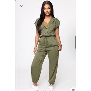 FASHION NOVA- JUMPSUIT BRAND NEW